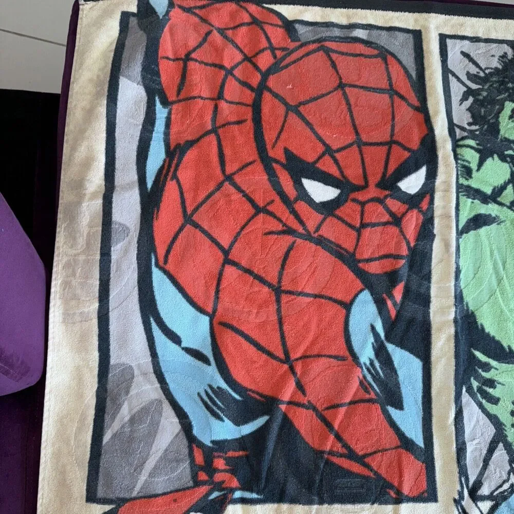 VNTG MARVEL The Avengers Beach Towel Hulk Spider Man Iron‎ Man Captain America